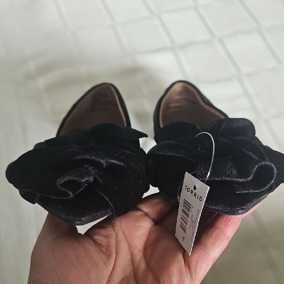 Torrid Black Women's Shoes with Floral Detail - Picture 9 of 16